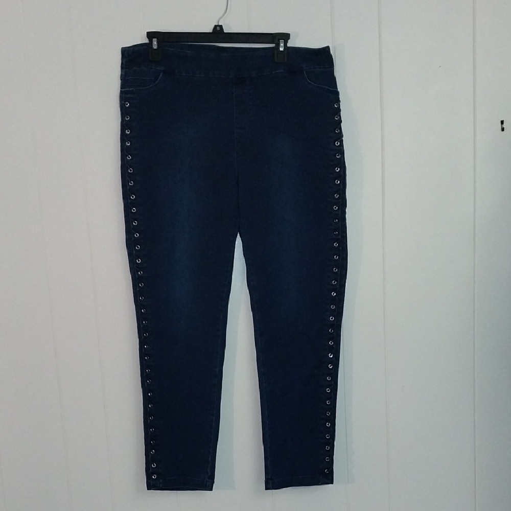 Lulu-B Pull-On Blue Jeans with Side Detailing 16
